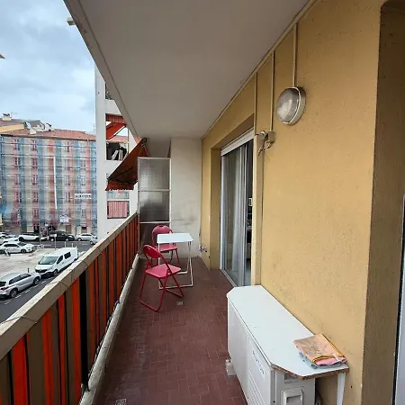 1 Bedroom Flat - Terrace & Ac *
