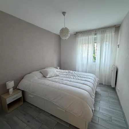 1 Bedroom Flat - Terrace & Ac *